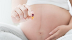 Mẹ bầu cần bổ sung đầy đủ axit folic trong thai kỳ để tránh nguy cơ dị tật ống thần kinh