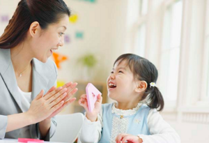 con tự giác học bài, thay vì thúc ép